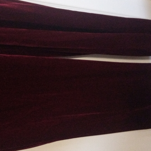 Premier Amour wine colored velour sleeveless jumpsuit size 2 - Picture 6 of 6
